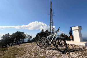Divača: Halvdags elcykelleje i Karst-regionen
