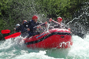 Fra Bovec: Premium rafting på Soča-floden med fotoservice