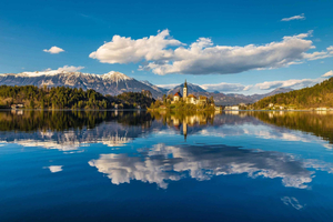 Ljubljana: Lake Bled Experience small group half-day tour
