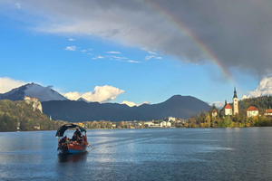 Ljubljana: Lake Bled Private Tour with Pletna Boat Ride