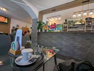Bar & Trgovina