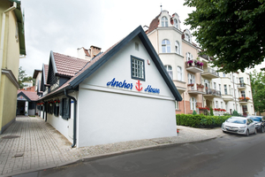 Anchor House