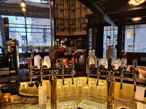 Kontoret Bar & Matsal