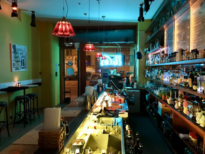 Bar 812