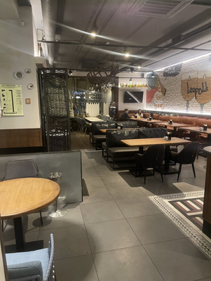 Leopold pub&brasserie