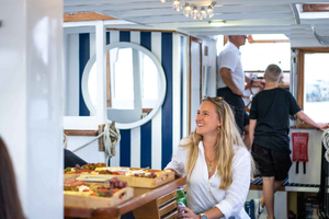 Mooloolaba: Sunshine Coast Sunset Canal Cruise