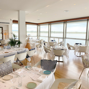 Rickys River Bar & Restaurant
