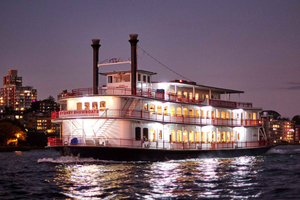 Sídney: paseo en barco con cena de Navidad y espectáculo de cabaret