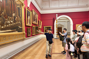 Sydney Botanic Garden, Art & Museum Tour with Mandarin Guide