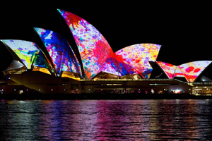 Haven van Sydney: Tall Ship Vivid Dinner Cruise