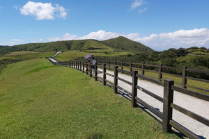 From Taipei: Beitou and Yangmingshan National Park Day Tour
