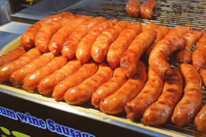 Tour privado por el mercado nocturno con degustación de diferentes platos