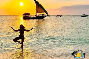 Nungwi/Kendwa: Crociera in Dhow al tramonto con musica tradizionale