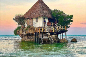 The Rock Restaurant Zanzibar: un'esperienza culinaria con vista sull'oceano
