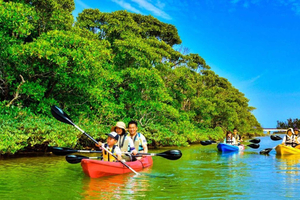 Zanzíbar: tour guiado de ecoturismo en Jozani y experiencia en kayak