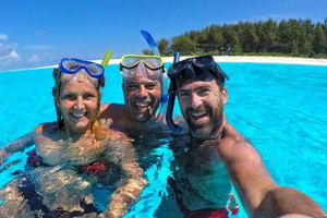 Zanzibar: Yksityinen Mnemban delfiinisafari ja kilpikonnien kanssa uiminen