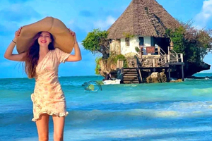 Zanzibar: cena al ristorante The Rock con transfer