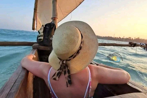 Zanzibar: Snorkling med søstjerner og solnedgangstur i traditionel båd