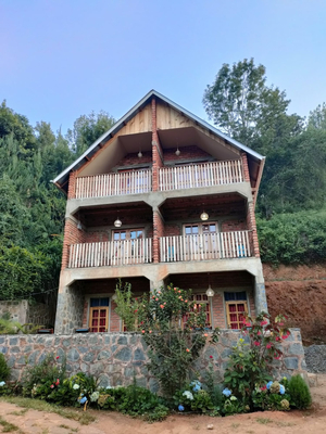 David Crater Homestay