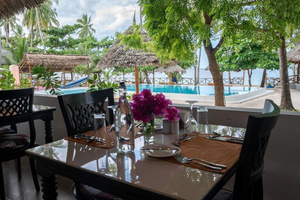 MANOLO Beach Bar and Restaurant