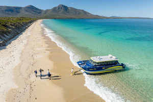 Coles Bay: Freycinet National Park Vandtaxa Service
