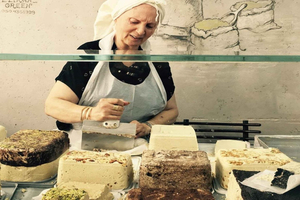 Tel Aviv: 2-Hour Levinsky Market Tour with Full Lunch