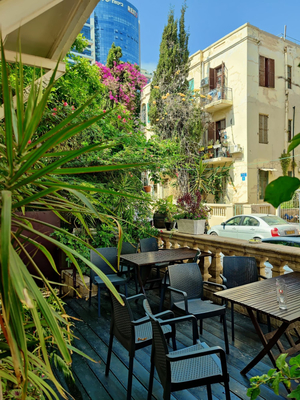 Hatraklin Meat & Wine Bistro
