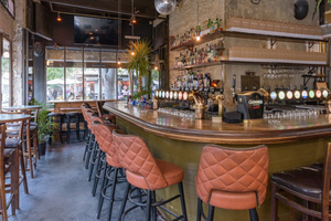 perla bar & people
