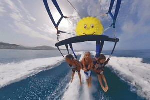 Tenerife: Fly through the sky on a parasail in Los Cristianos