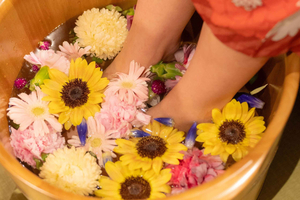 Asakusa Foot Bath with Matcha and Japanese Sweets