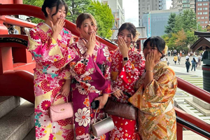 Tokyo : location de kimono à Asakusa avec coiffure professionnelle