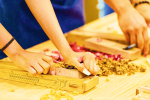 Tokio: workshop eetstokjes maken in Shibuya