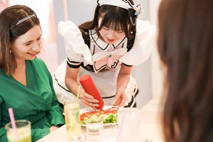 Tokyo Akihabara: Maid Cafe Maidreamin på det oprindelige sted