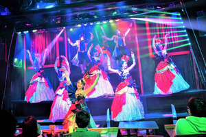 Tokyo GINZA: KONPARU Japansk kabaret-show med drink