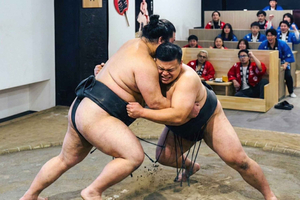 Tokyo Ginza: Sumo Show Full of Experiences & Souvenir Photos