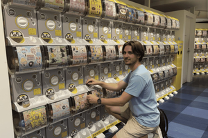Tokyo: Shibuya Gachapon Hunt and Pop Culture Tour