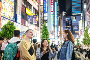 Tokyo: Shinjuku Nightlife & Secret Backstreets Walking Tour
