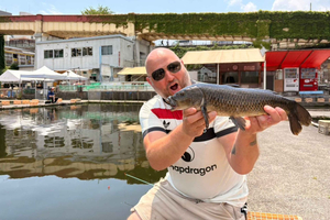Tokyo : pêche urbaine au Fish Center avec un guide de la région