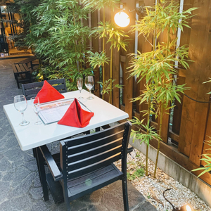 Lavasara Cafe & Grill