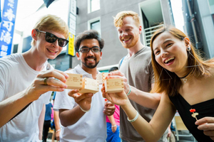 Tsukiji Fish Market Street Food Tour with Tasting