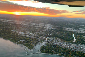 Burlington: Panoramische vlucht langs de kustlijn van Lake Ontario