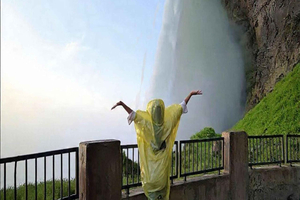 Niagarawatervallen: bundel - Journey Behind the Falls en boot