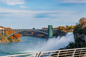 Niagara Falls Canada Tour, Boat & Maple Tasting ŌĆō USA Pickup
