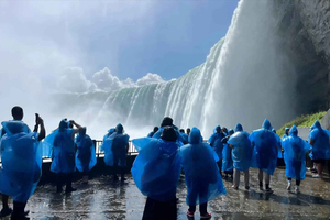Toronto: Niagara watervallen, boottocht & reis achter de watervallen