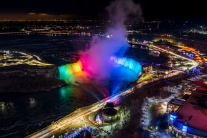 Toronto To Niagara Falls Day and Evening Tour With Boat and Wine