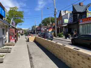 Dragon Gate Inn - Toronto