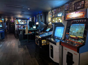 FreePlay Toronto Retro Arcade Bar