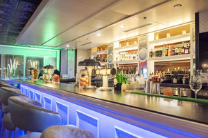 Petros82 Restaurant