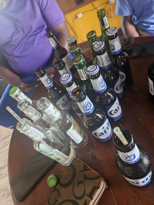 D H Corner Bar
