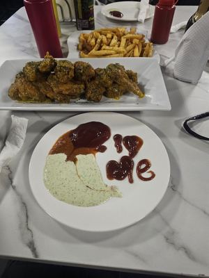 Lavish Restaurant & Nightlyfe